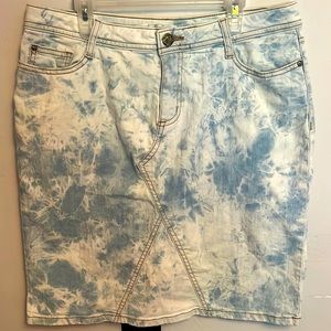 Acid wash Jean skirt!